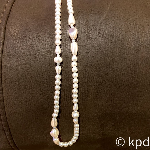 ESTATE AUCTION- appears to be mixed large fresh water/ baroque pearls! - Picture 7 of 7